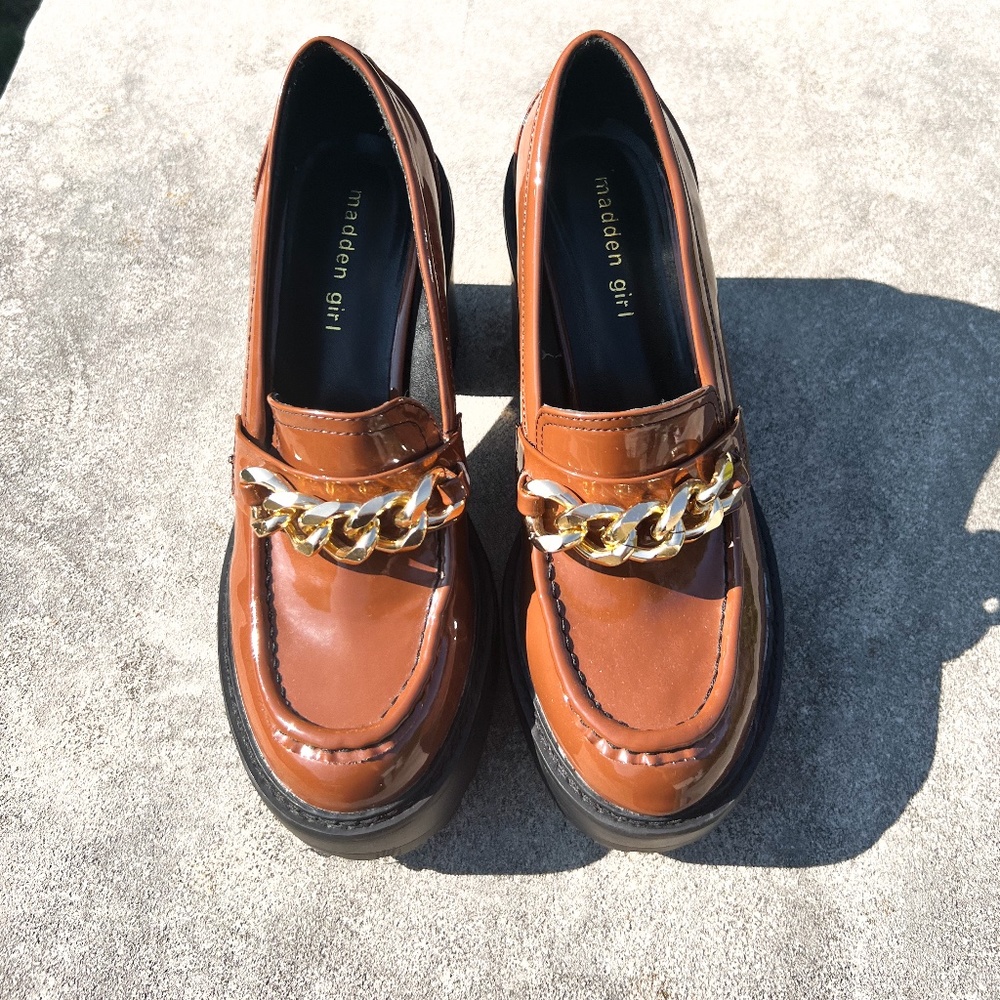 Madden Girl Platform Loafer With Gold Chain Detail